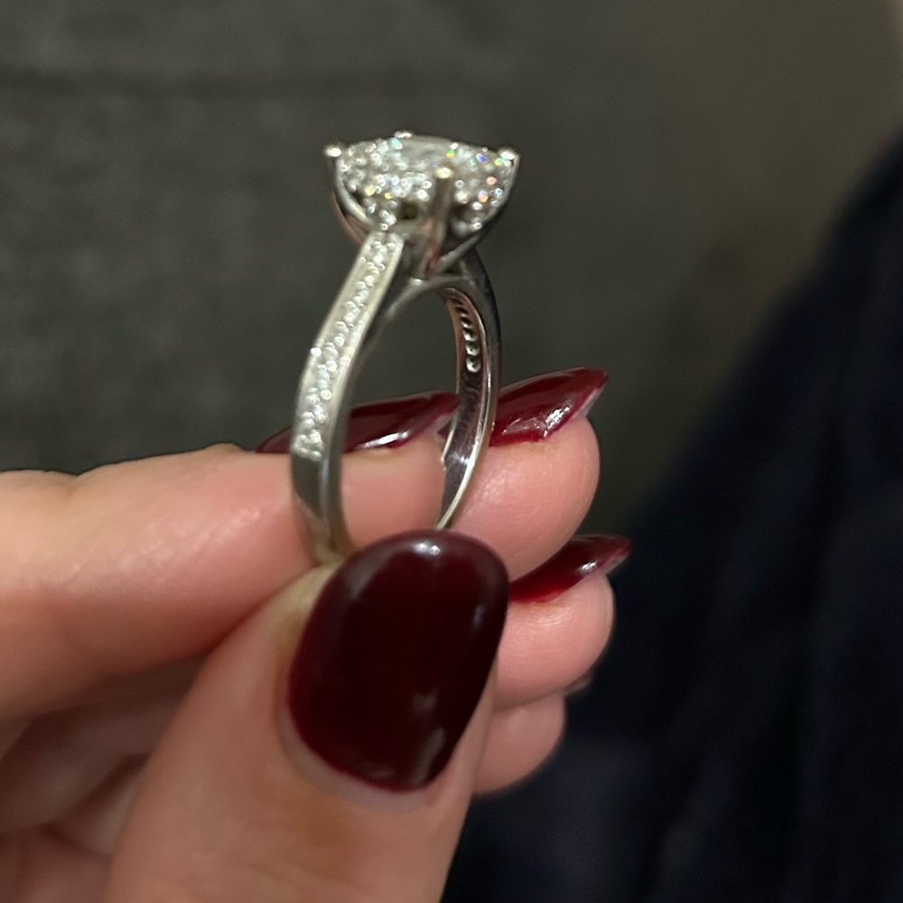 Custom made Engagement Wedding Ring 💍 💎